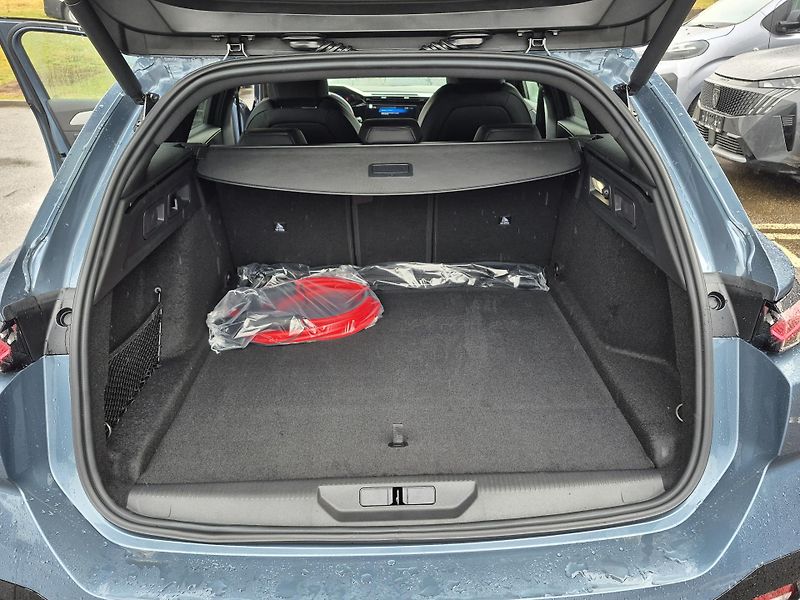 Peugeot 308 (2026) SW GT Elektro115 kW/156k 58kWh - fotka 13 z 26