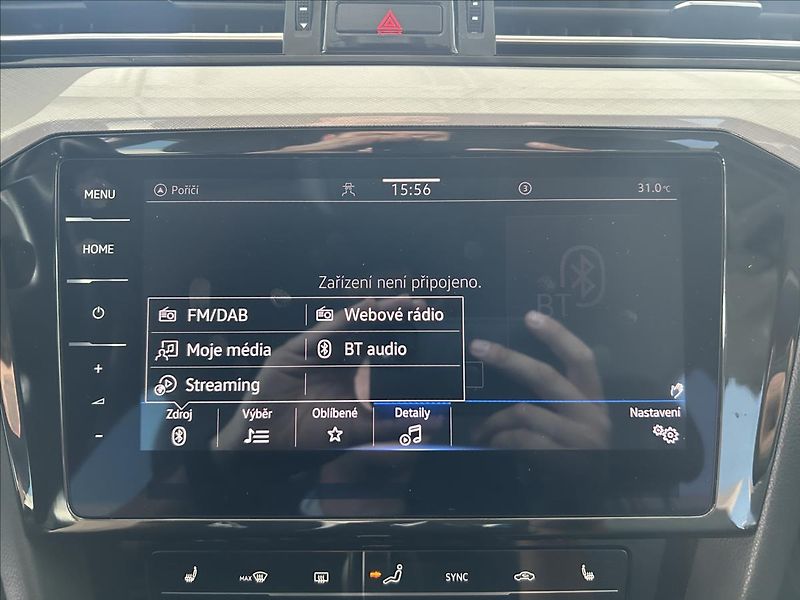 Volkswagen Passat 2,0   TDI 90kW,DSG,SERVISKA,AC - fotka 17 z 33