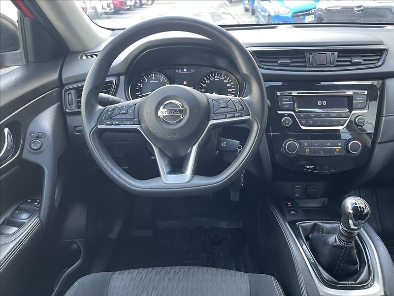 Nissan X-Trail 1,6 DIG-T  Acenta ČR 1 maj - fotka 11 z 21