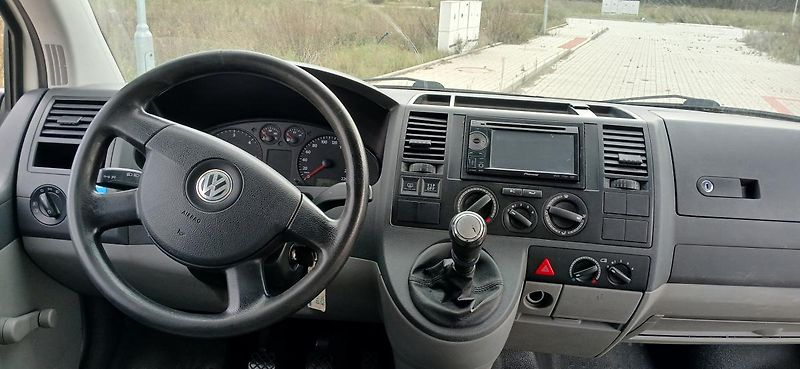 Volkswagen Transporter 1.9 TDI L2 H2 9míst LONG  - fotka 19 z 32