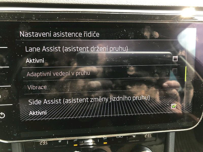 Škoda Superb (2020) COM SCOUT 4X4TD 140/2.0 7DG - fotka 13 z 29