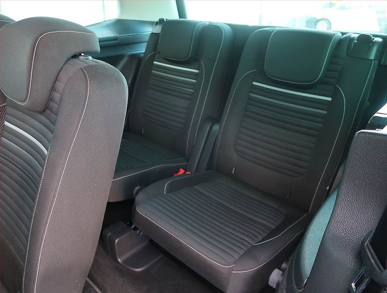 Volkswagen Sharan (2015) 2.0 TDI, Automat, 7 míst, Navi - fotka 25 z 29