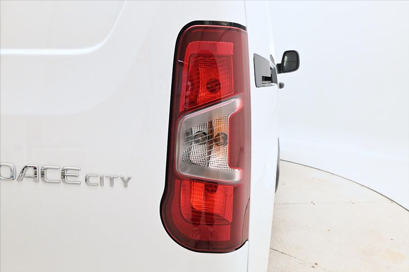 Toyota ProAce 1,5 D-4D 75kW ČR 1.majitel Zár - fotka 28 z 28