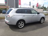 Mitsubishi Outlander 2,3DI-D 4x4 ČR 7 MÍST ! 2.MAJ. - náhled 9