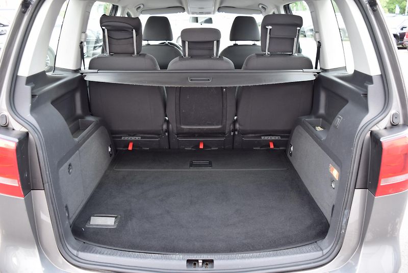 Volkswagen Touran (2010) 1.6TDI 77kw TRENDLINE BMT NAV  - fotka 10 z 48