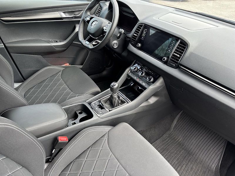 Škoda Karoq (2023) 1.5 TSI Sportline - fotka 10 z 31