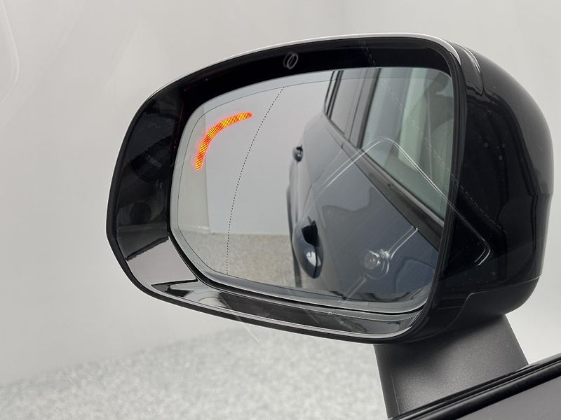 Volvo XC90 (2026) B5 AWD AUT DARK PLUS 7míst - fotka 21 z 25