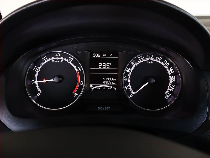 Škoda Rapid (2018) Spaceback 1.0 TSI, Automat - fotka 9 z 14