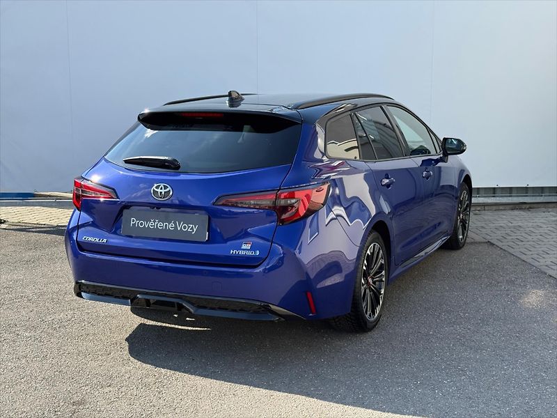 Toyota Corolla 1,8 GR sport, Hybrid - fotka 6 z 22