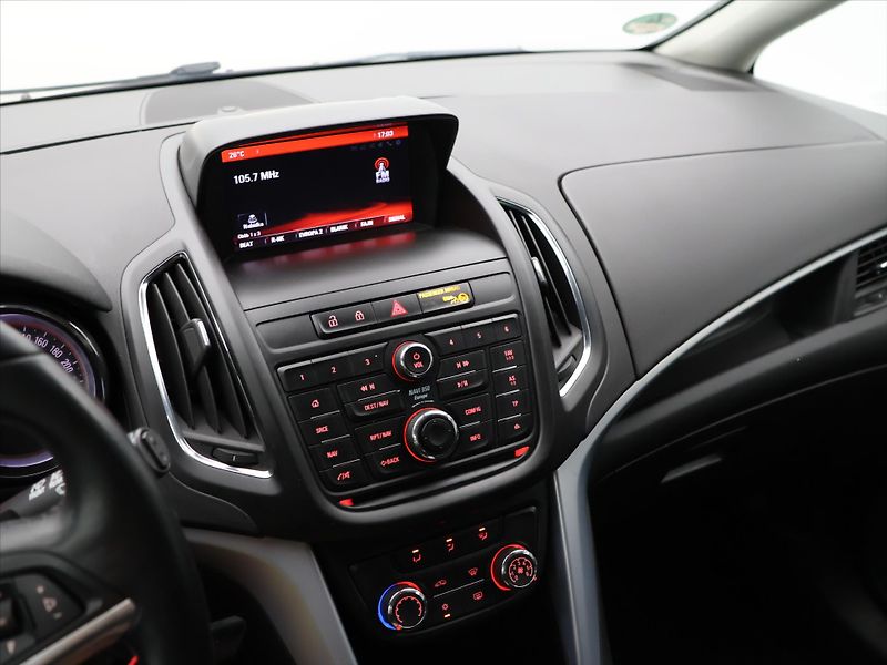 Opel Zafira 1,4 T 103kW Automat Aut. Klima - fotka 20 z 31
