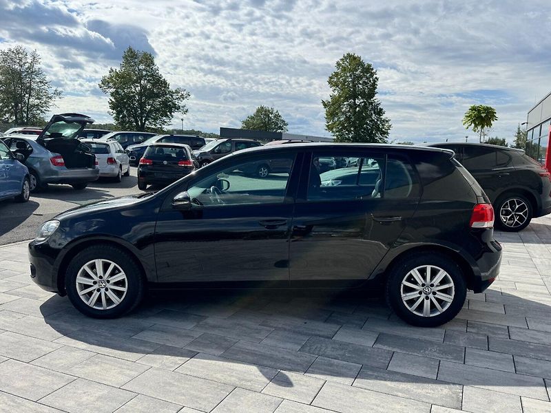 Volkswagen Golf (2012) Comfortline 1.2 TSI 63kW - fotka 8 z 32