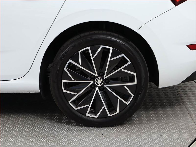 Škoda Scala (2019) 1.6 TDI, Automat, Tempomat - fotka 13 z 19