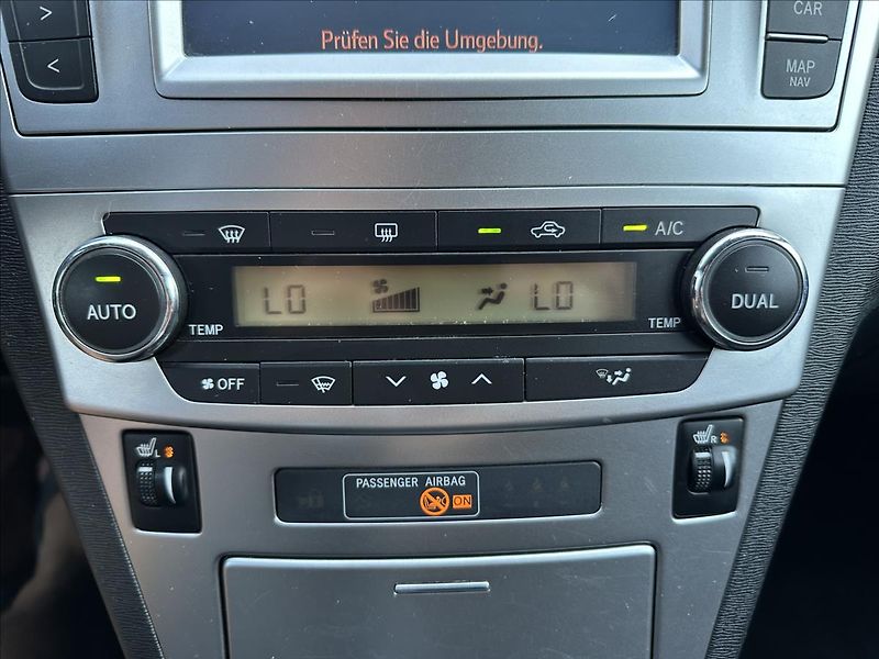 Toyota Avensis 1,8 TAŽNÉ - fotka 19 z 27