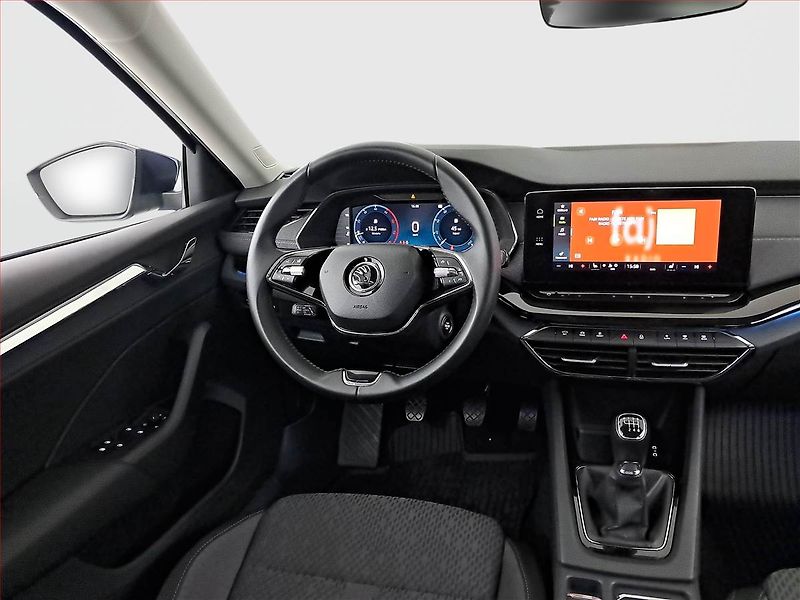 Škoda Octavia (2023) 2.0 TDI - fotka 7 z 16