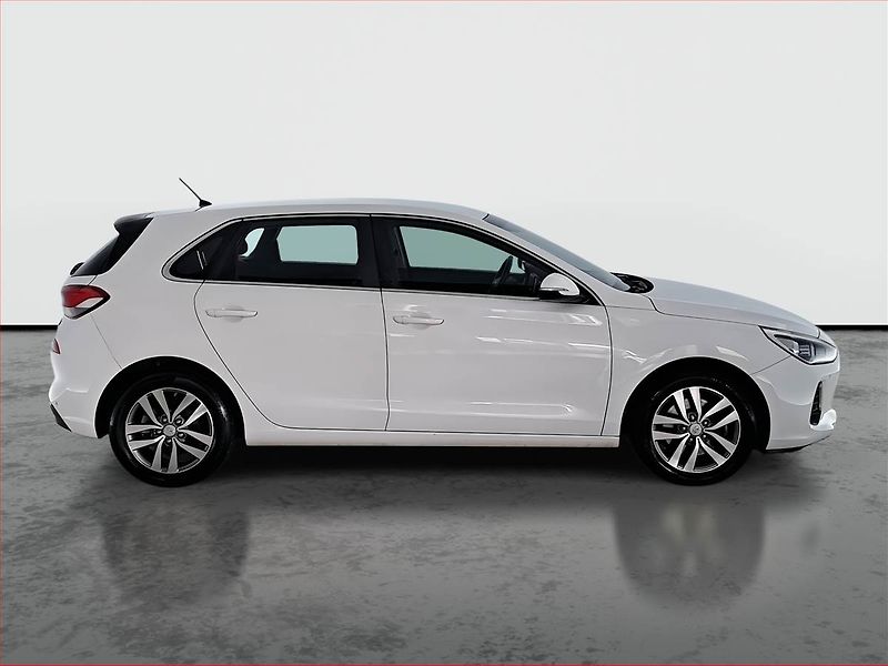 Hyundai i30 (2018) 1.4 T-GDI, Serv.kniha - fotka 6 z 19
