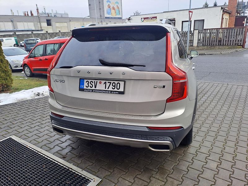 Volvo XC90 (2016) 2,0 D5 AWD DRIVE-E INSCRIPTION - fotka 6 z 35