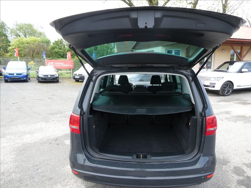 Volkswagen Sharan 1,4 TSi 110kW Comfort,po servi - fotka 21 z 44
