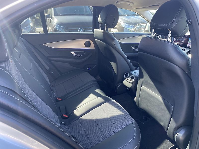 Mercedes-Benz Třídy E E 220 d Avantgarde - fotka 17 z 26