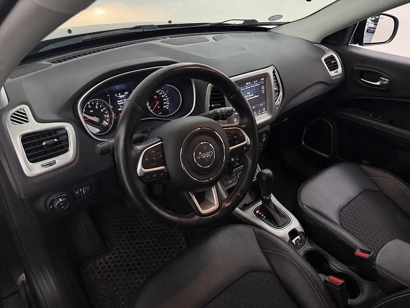 Jeep Compass 1.3T Aut. 110kW Longitude TZ  - fotka 3 z 13
