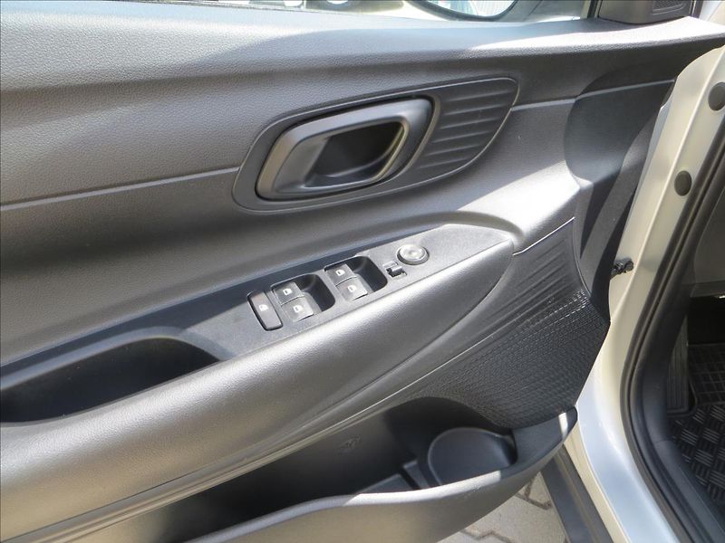Hyundai Bayon 1,0 tGDI 74kW Comfort Club ČR - fotka 12 z 22