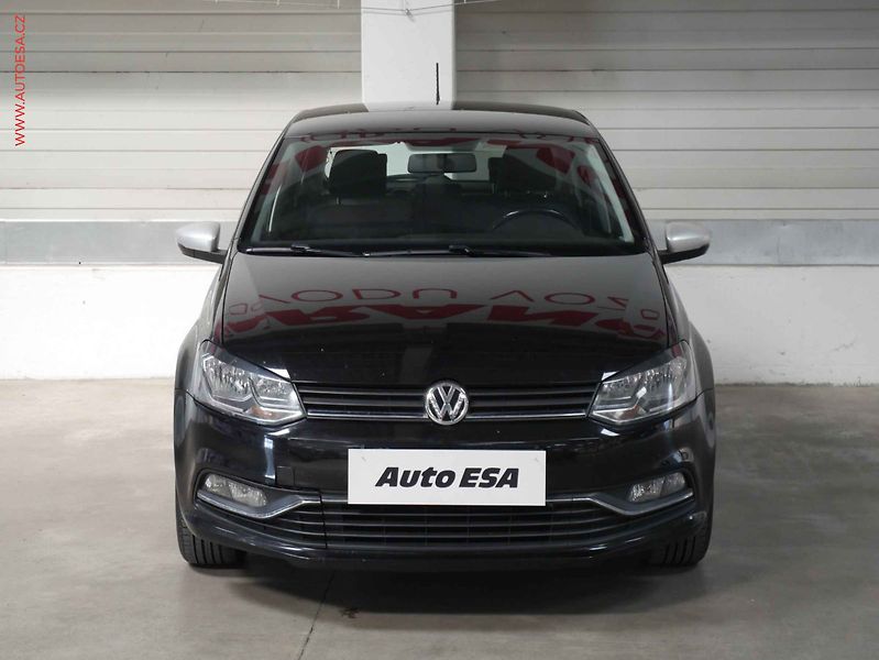 Volkswagen Polo (2016) 1.2 TSi, ČR, AC, STK6/28 - fotka 2 z 14