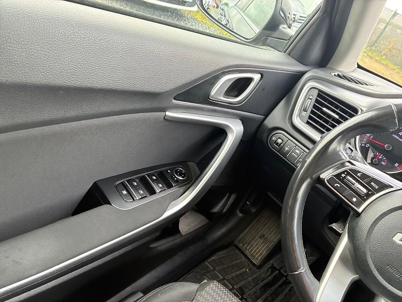 Kia Ceed (2022) TOP 1.5T-GDI 117kW DPH CZ - fotka 11 z 11