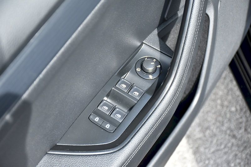 Škoda Superb (2020) Style 2.0 TDI 110kW DSG - fotka 30 z 34