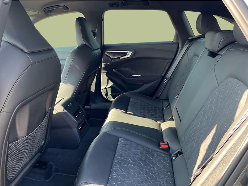 Audi A5 Avant TDI quattro 150kW STR - fotka 12 z 24
