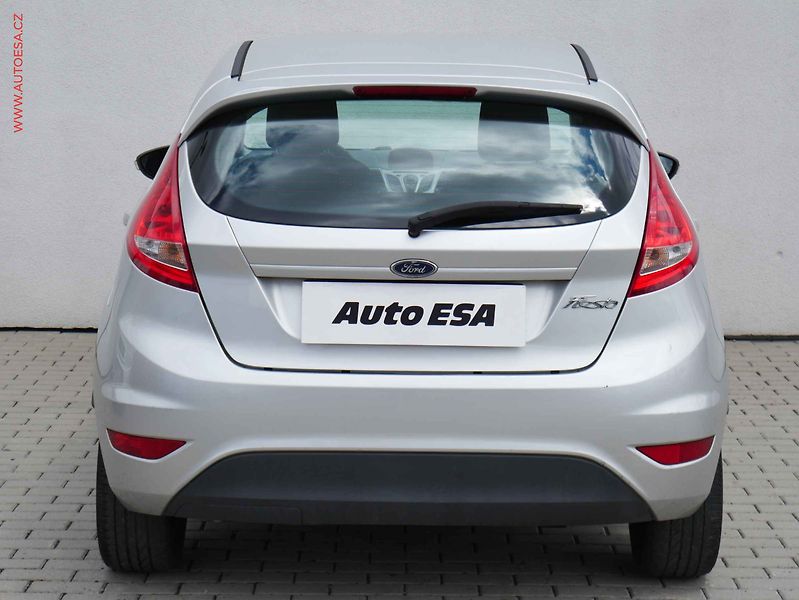 Ford Fiesta (2008) 1.4i, servis.kniha, AC - fotka 5 z 16
