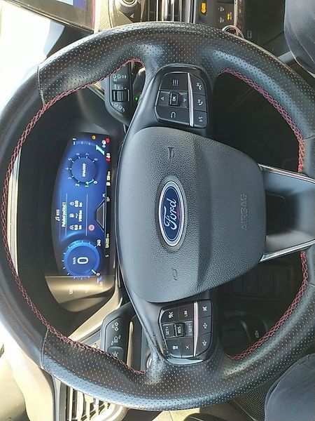 Ford Kuga (2023) 1,5 EcoBoost 110kW ST-Line - fotka 13 z 22