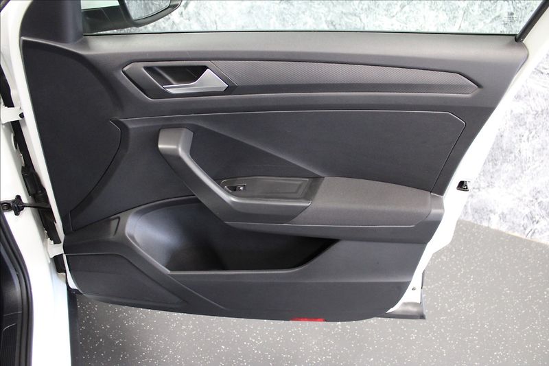 Volkswagen T-Roc 1,6 TDI 1. Majitel CZ TOP - fotka 9 z 35