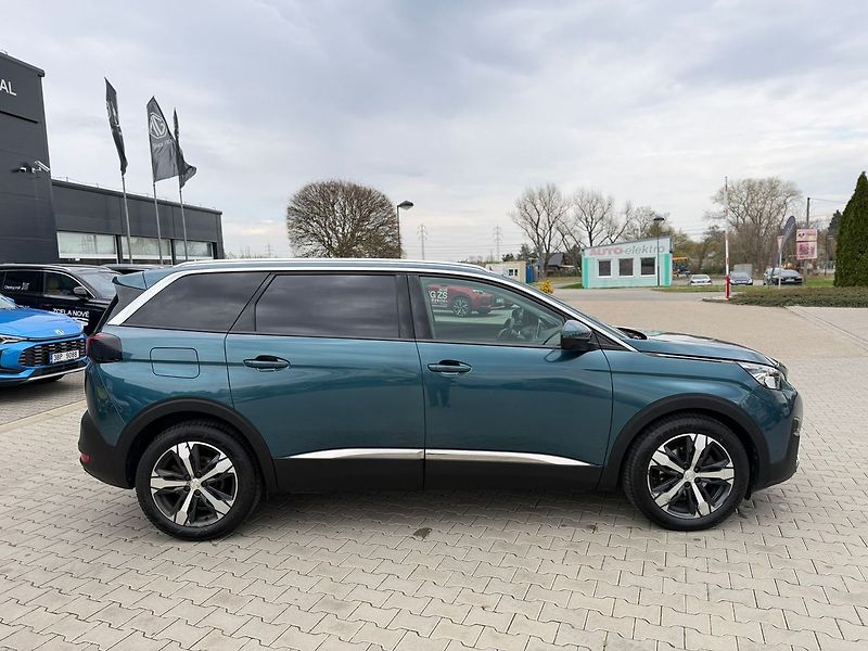 Peugeot 5008 - fotka 17 z 29