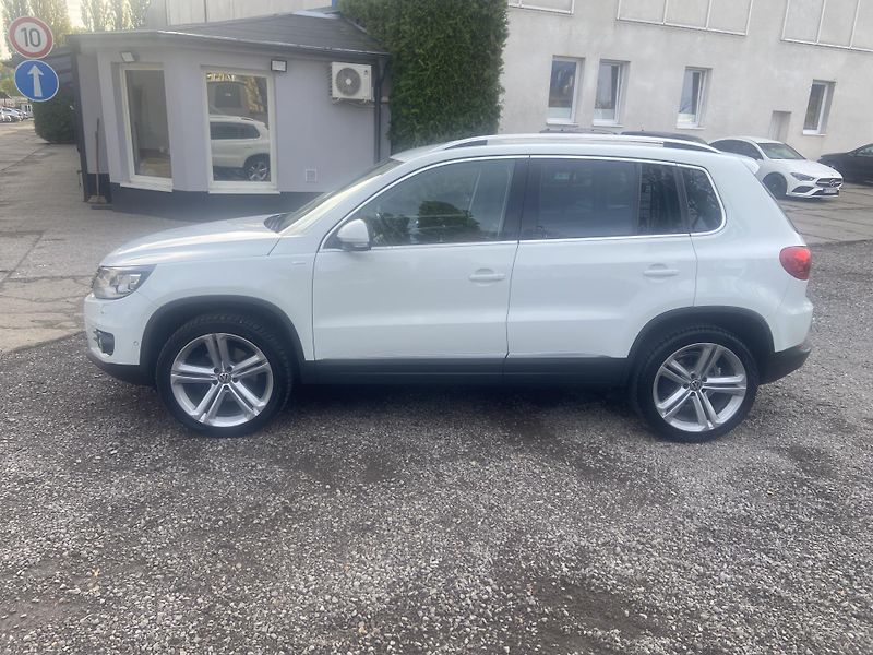 Volkswagen Tiguan (2014) 2.0 TDI - R-line CUP 4x4 - fotka 4 z 47