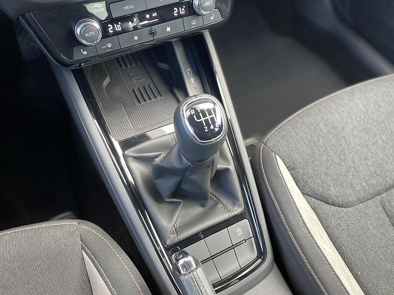 Škoda Scala 1,0 TSI 85 kW Selection - fotka 22 z 26
