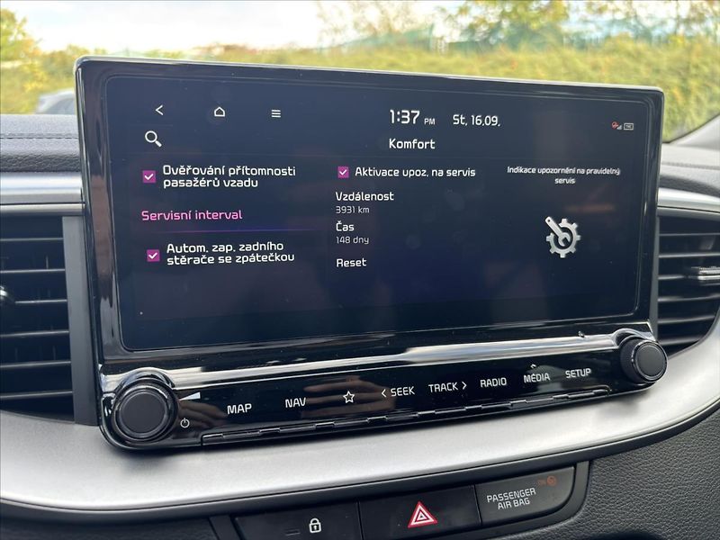 Kia Ceed 1,0 TGDi SPIN ZÁRUKA CARPLAY - fotka 20 z 36