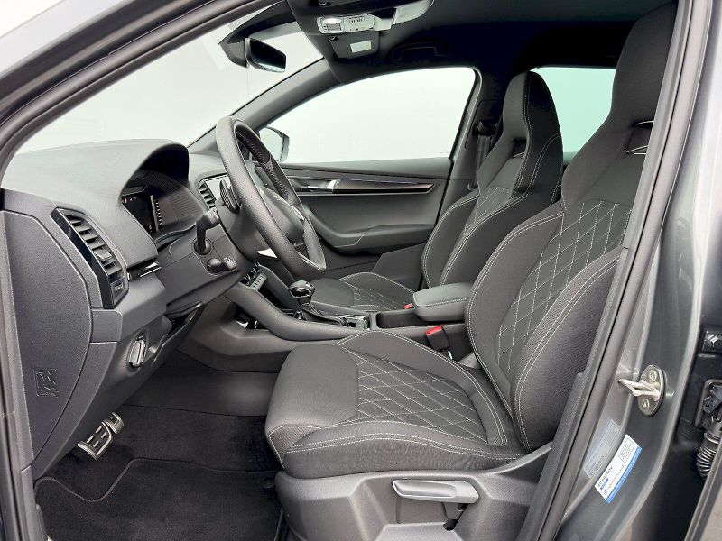 Škoda Karoq (2025) 1.5 TSI 110KW DSG SportLine - fotka 5 z 35