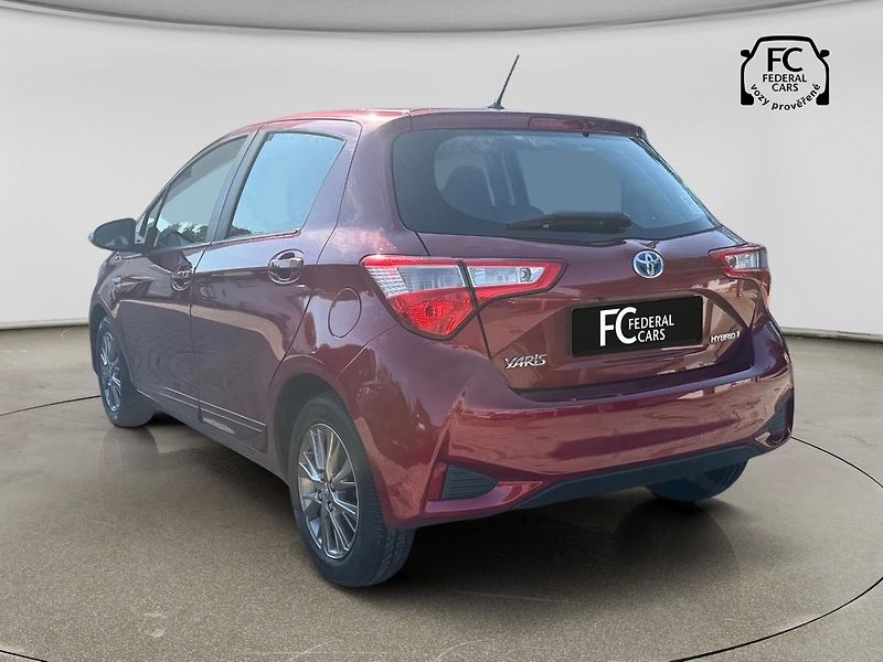 Toyota Yaris  1.5 Hybrid e-CVT Selection Sm - fotka 3 z 10