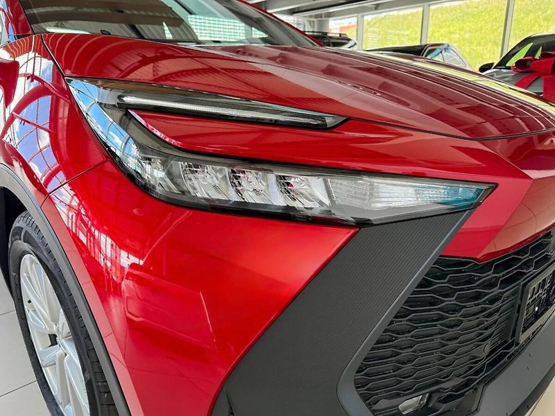 Toyota C-HR Comfort 1,8 Hybrid 140 - fotka 2 z 7
