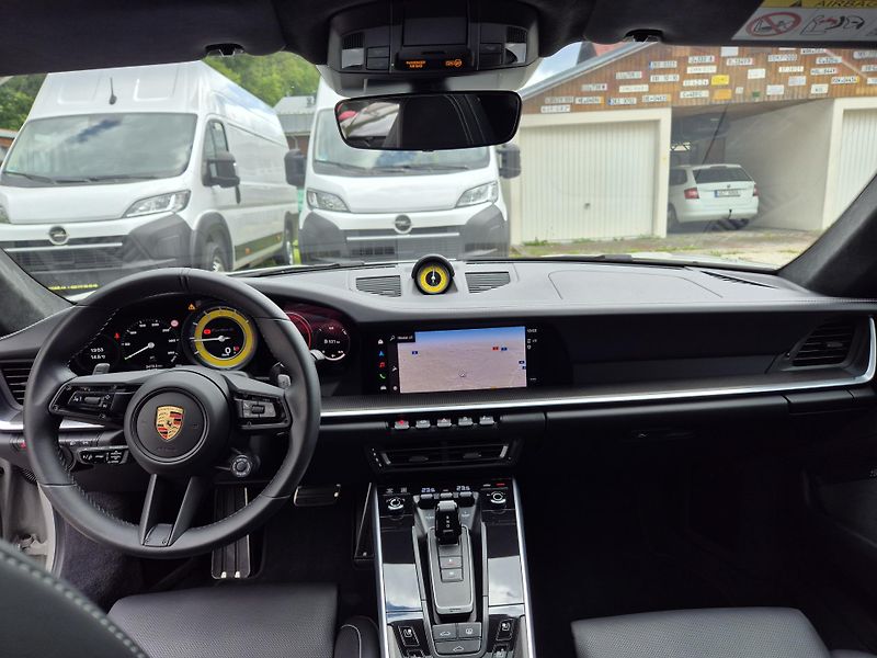 Porsche 911 TURBO S 478kw  - fotka 10 z 41