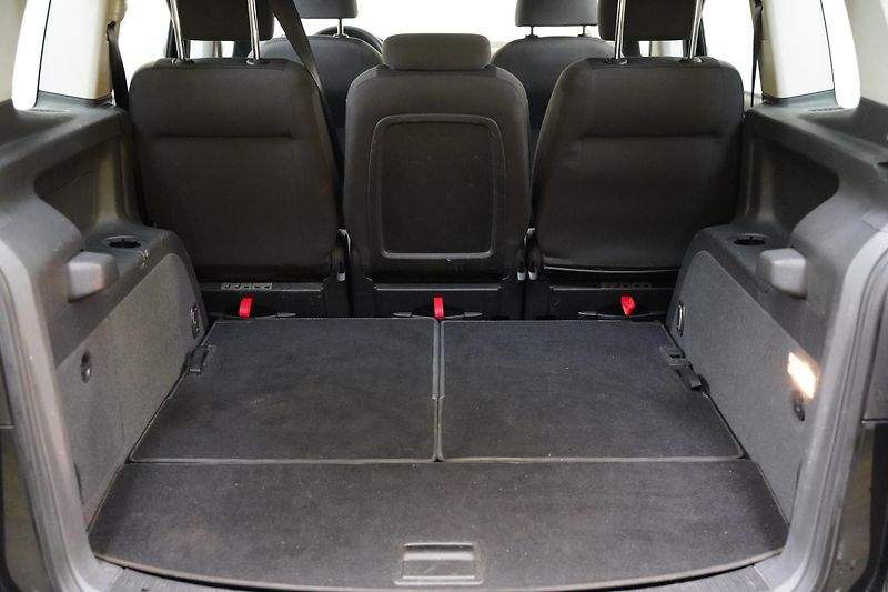 Volkswagen Touran - fotka 19 z 19