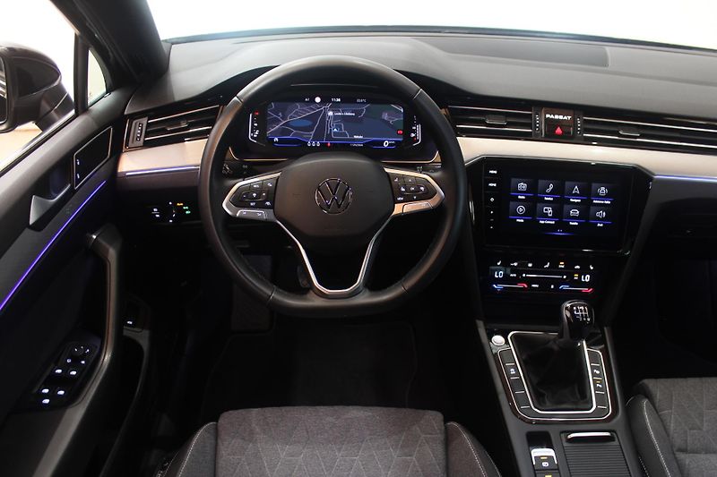 Volkswagen Passat (2023) 2.0TDI R-Line Paket Nez.Topení - fotka 39 z 41