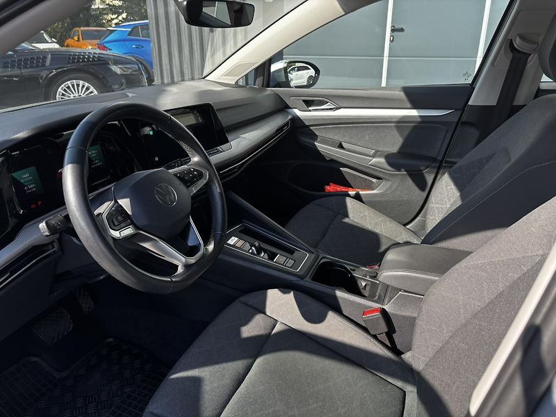 Volkswagen Golf Variant (2024)  Life 1.5 eTSI - fotka 10 z 12