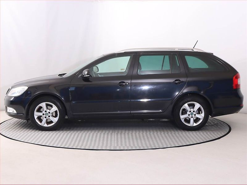 Škoda Octavia (2011) 1.6 TDI, Tempomat - fotka 3 z 16
