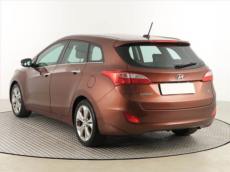 Hyundai i30 (2013) 1.6 CRDi, Serv.kniha, Navi - fotka 4 z 17