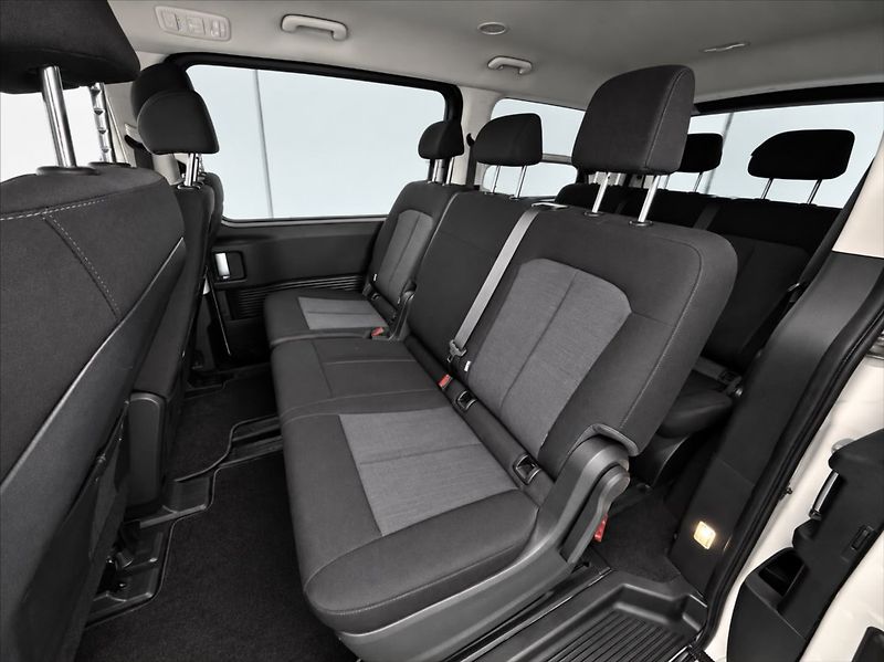 Hyundai Staria 2,2 130 KW COMFORT KAM DPH 9 m - fotka 11 z 16