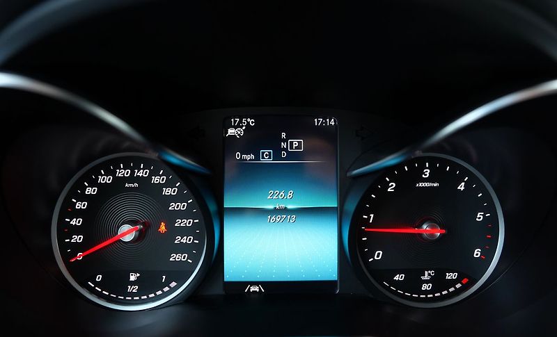 Mercedes-Benz GLC 220d 4Matic/facelift - fotka 35 z 42