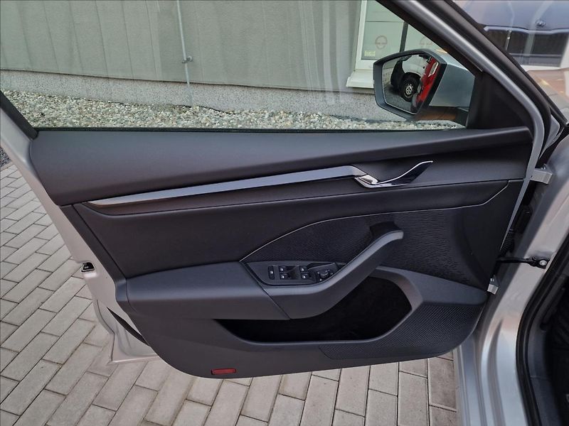 Škoda Octavia 2.0TDI DSG Ambition,ČR,1.Maj. - fotka 38 z 50