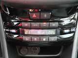 Peugeot 2008 (2018) 1.2PT, AC, park.asist - náhled 15