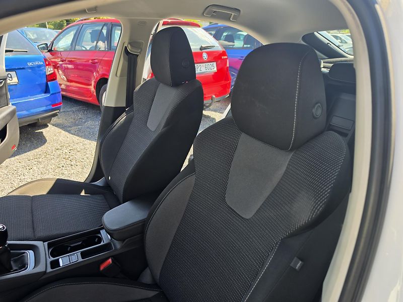 Škoda Octavia 2.0 TDI  - fotka 16 z 23