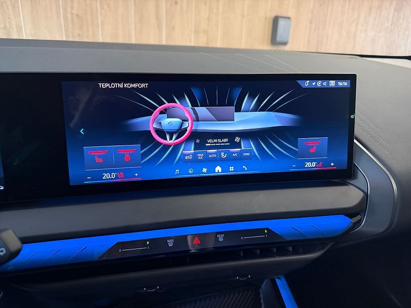 BMW X3 20d xDrive, Tažné, Harman - fotka 28 z 37